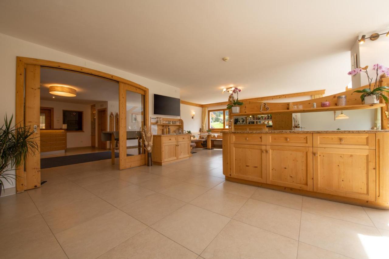 Garni Sunela B&B Selva di Val Gardena Exterior foto