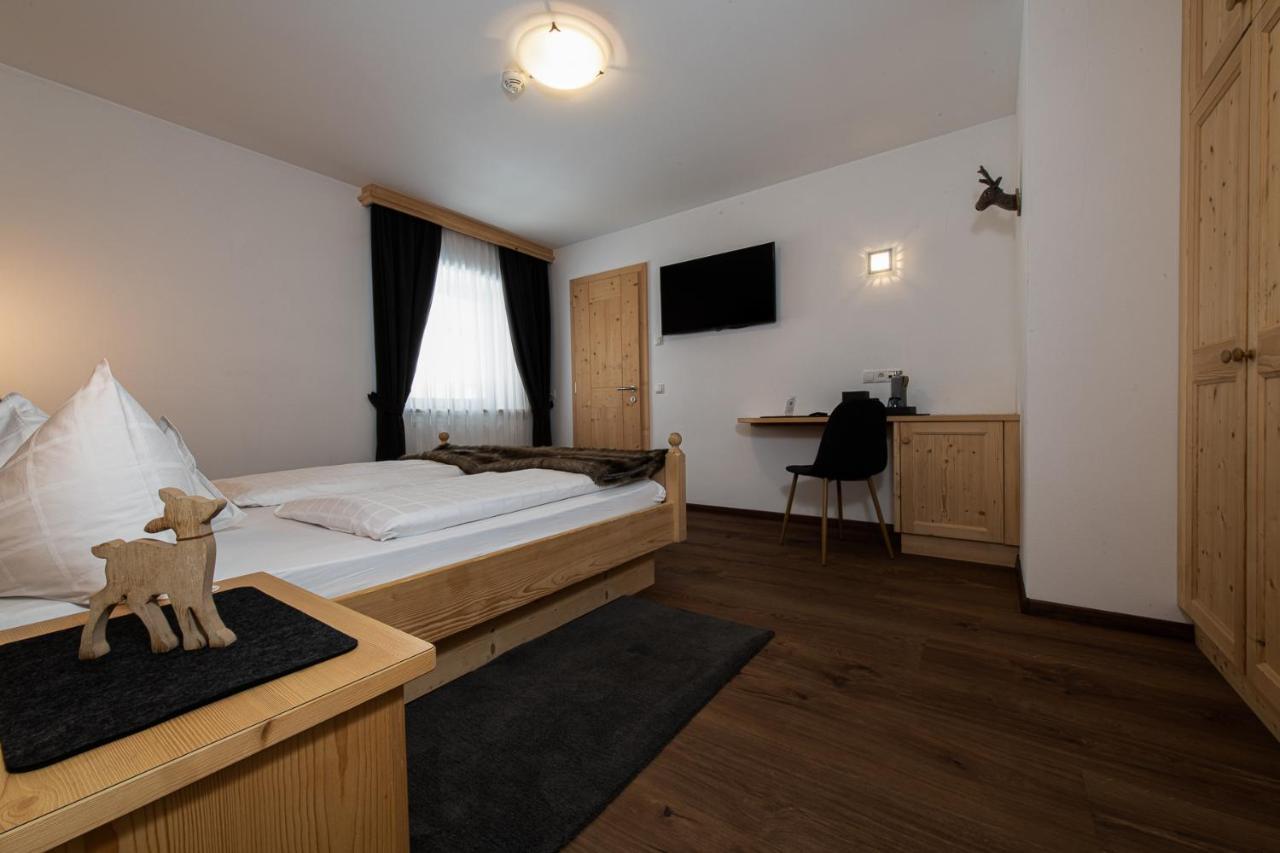 Garni Sunela B&B Selva di Val Gardena Exterior foto