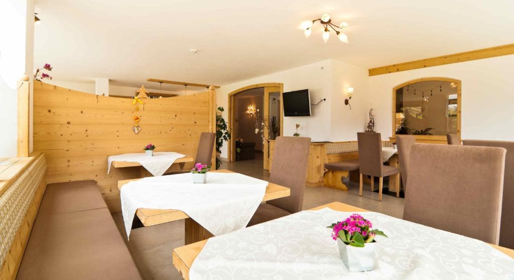 Garni Sunela B&B Selva di Val Gardena Exterior foto