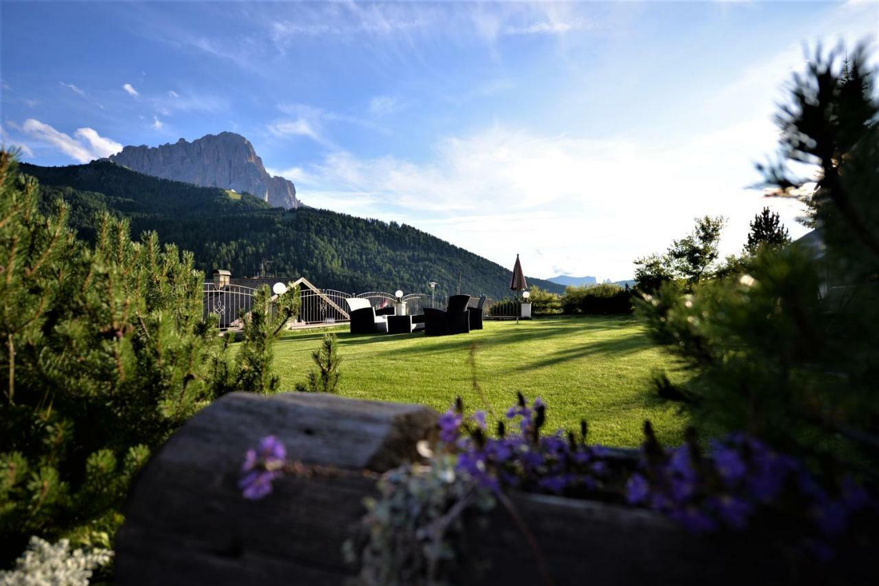 Garni Sunela B&B Selva di Val Gardena Exterior foto